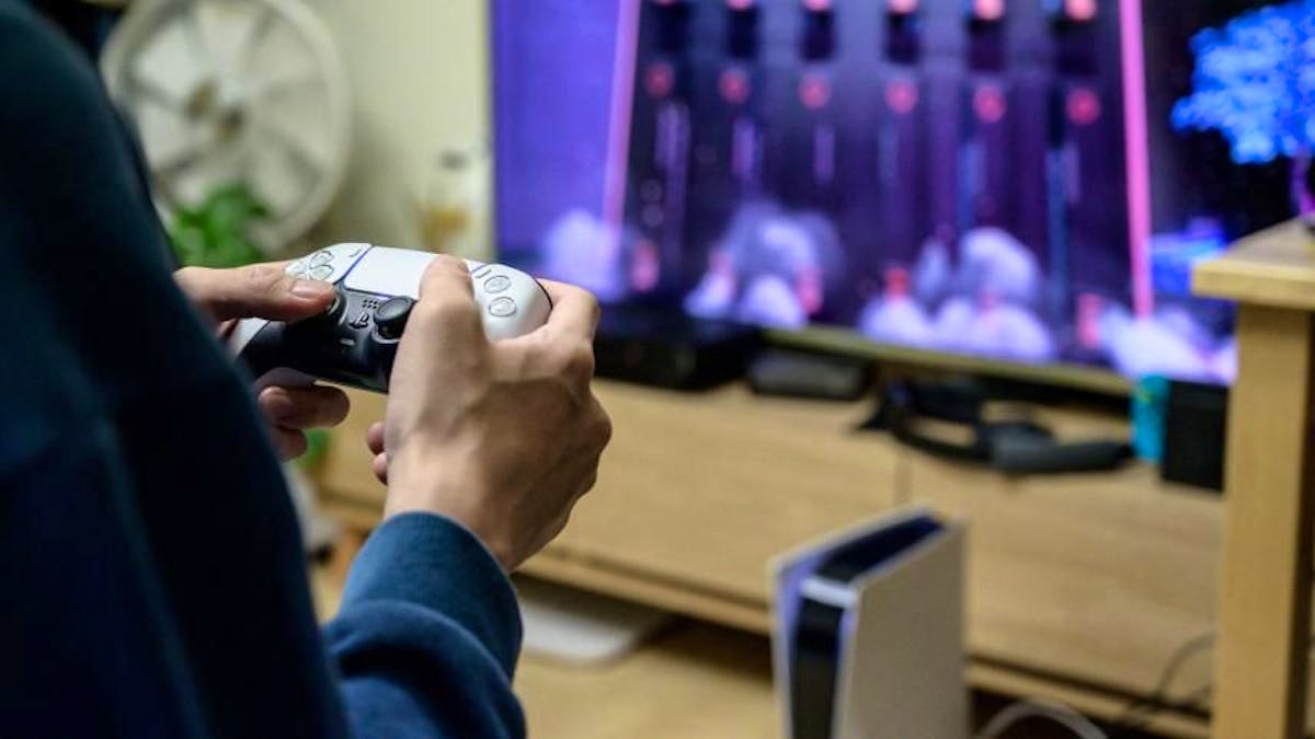 Does video game become a luxury product?