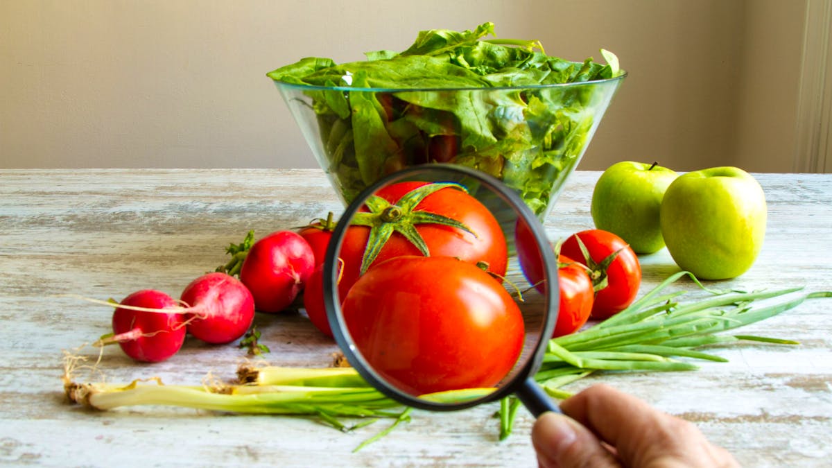 Fruits and vegetables polluted by tire additives
