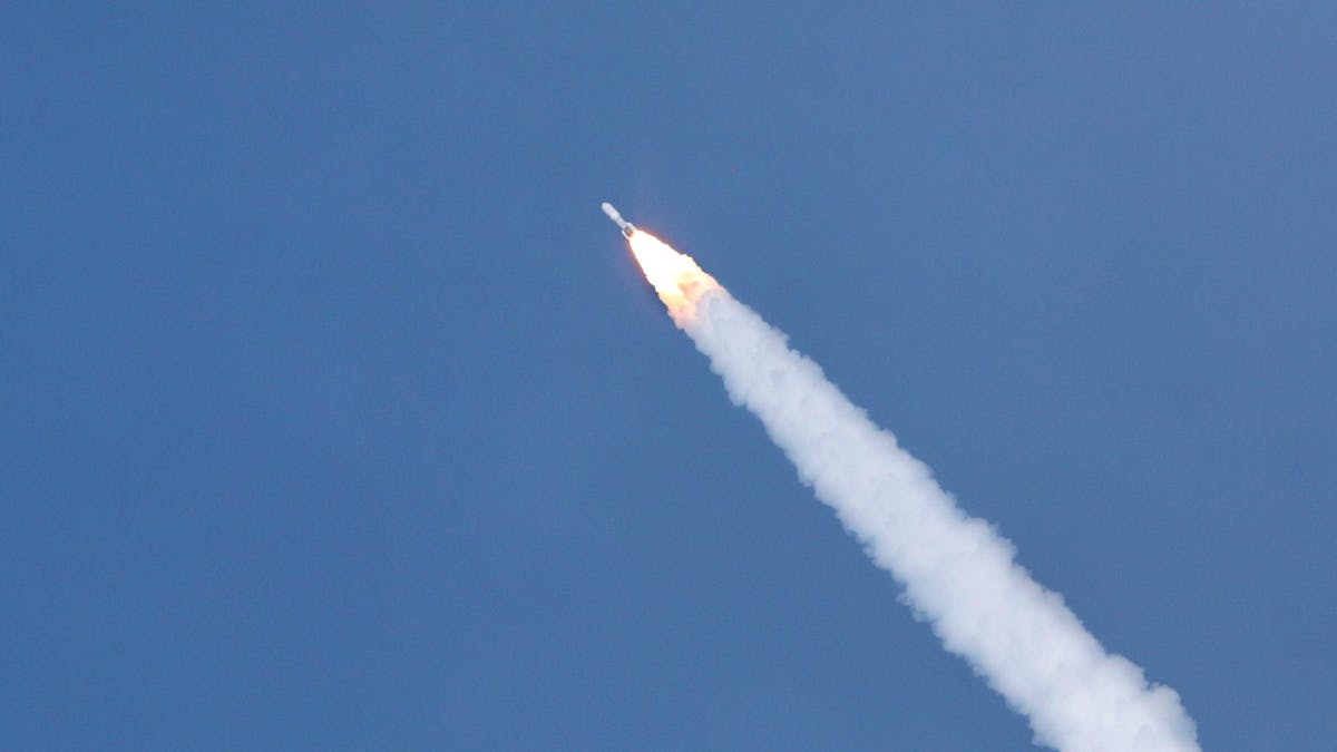 Amazon launches its first satellites from the Internet constellation