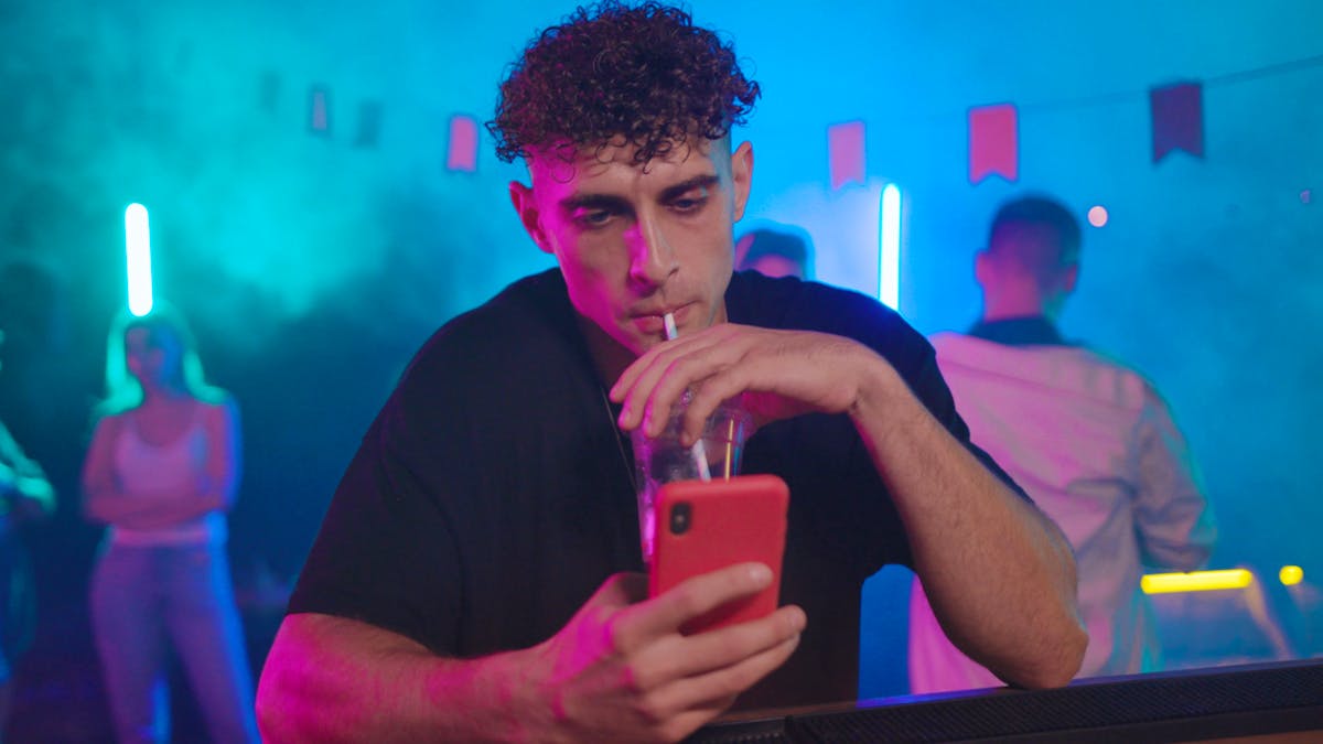 In London, evenings without a phone have a big success