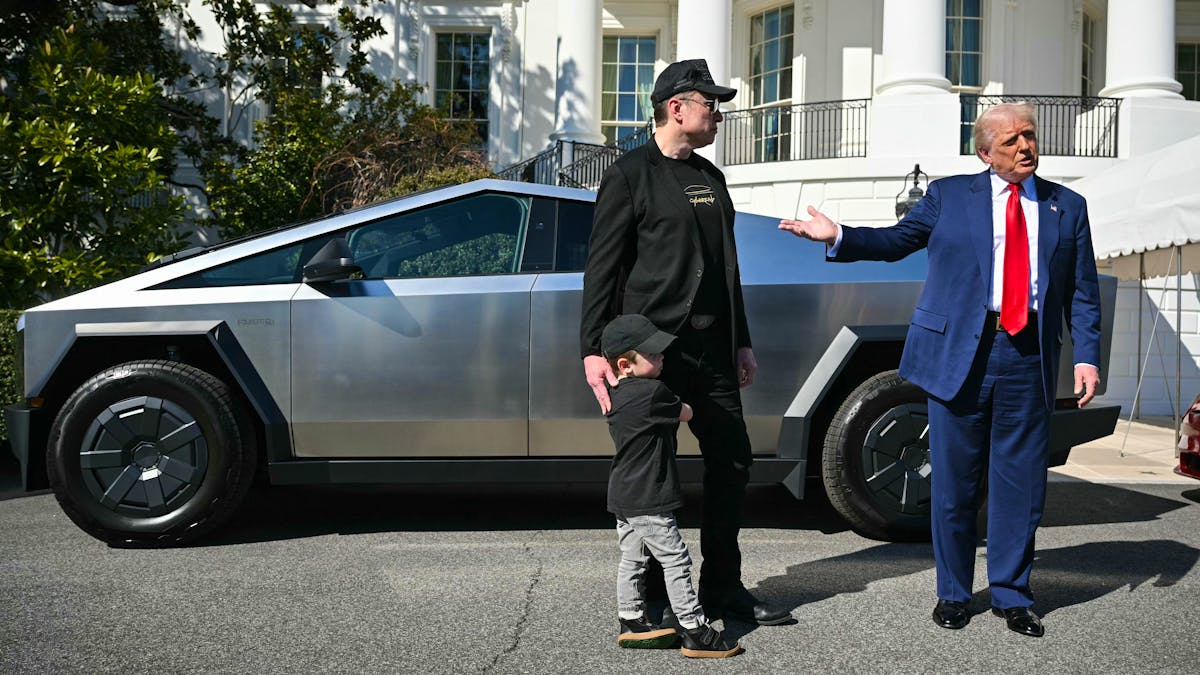 Tesla launches a massive reminder of her cybertrucks