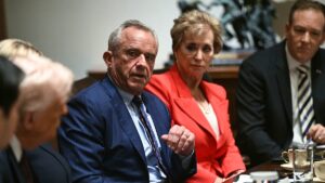 Massive cloth at the US Ministry of Health