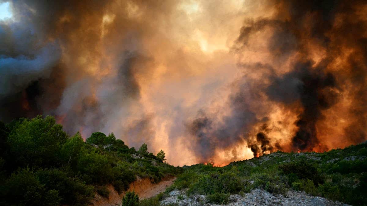 Catastrophic fire in Aude remains out of control