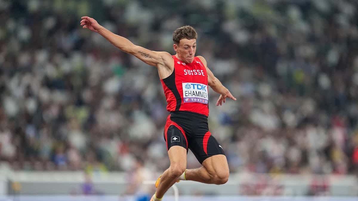 Simon Ehammer fails at the foot of the length podium