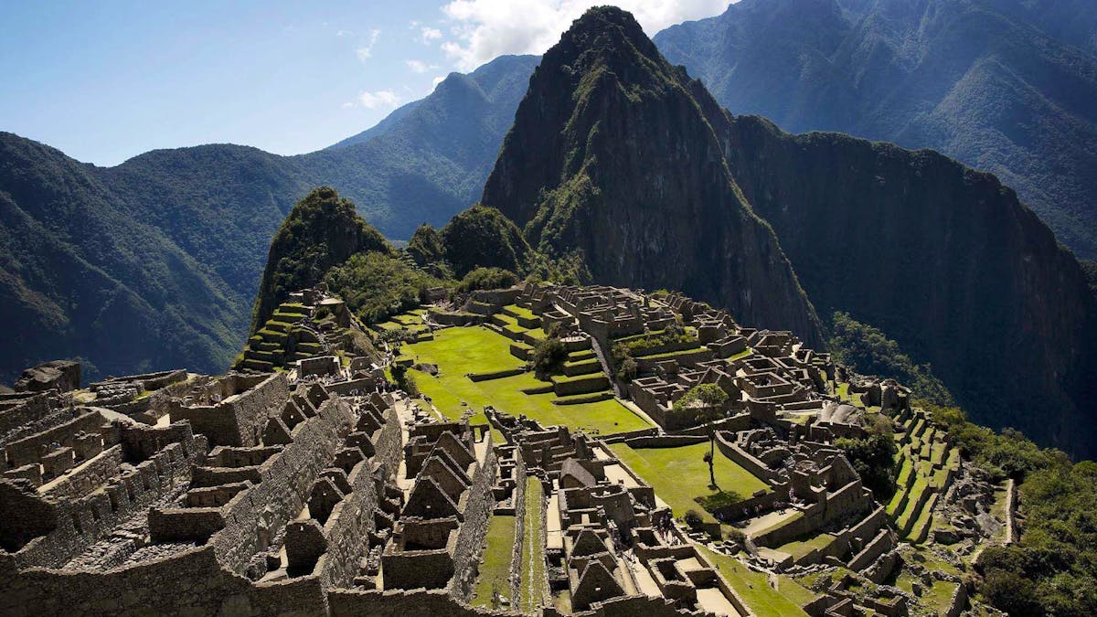 1,600 tourists evacuated from Machu Picchu