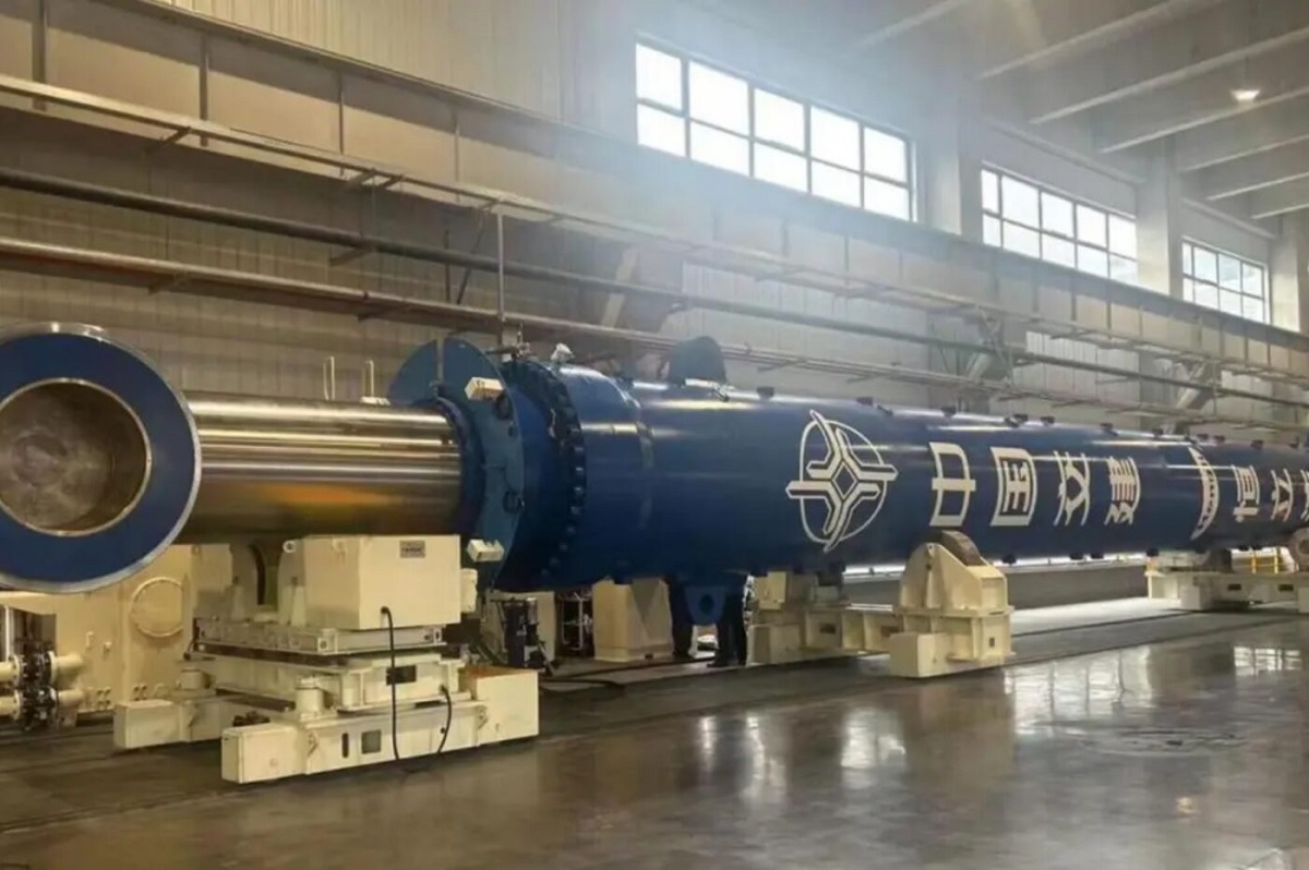 China Unveils a Superpowered Cylinder That Can Lift 1,000 Elephants