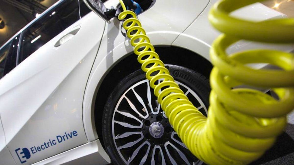 Fewer new cars, but more CO2