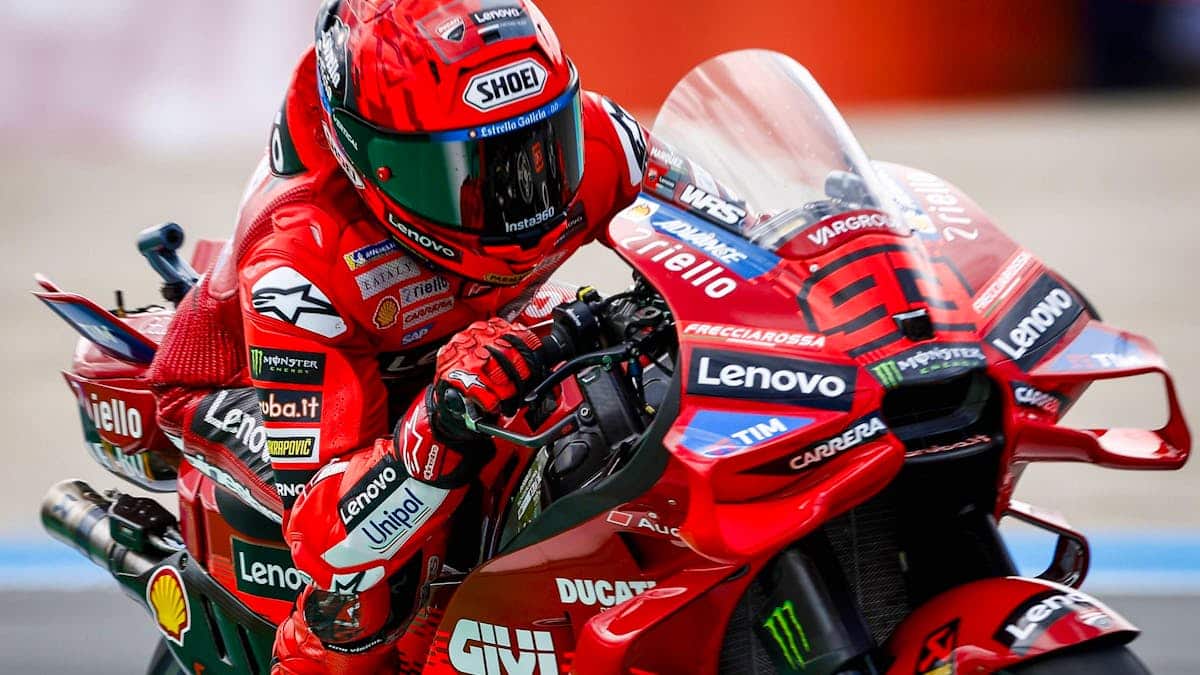 Marc Marquez signs the perfect weekend, unlike his brother