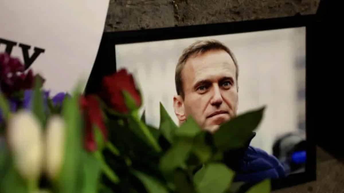 Navalny's widow claims he was 'poisoned'