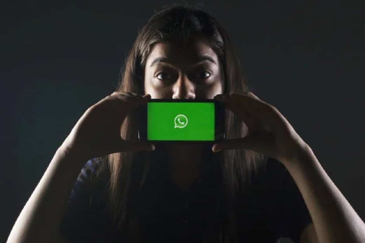 What Does ‘143’ Mean on WhatsApp? The Heart-Melting Secret Code Gen Z Can’t Stop Using