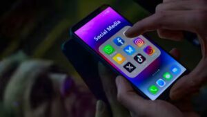 Social networks affect the well-being of young people