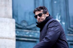 Patrick Bruel receives authorization to leave France
