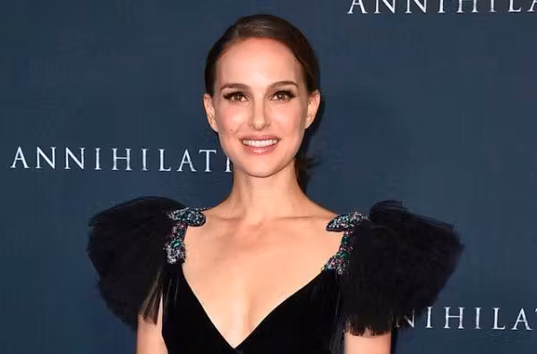 Usually discreet, Natalie Portman reveals an intimate photo