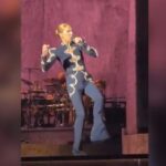Fall and forgotten words: two hiccups for Céline Dion